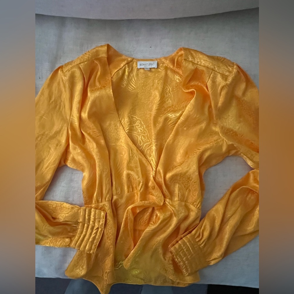 RONNY KOBO Top